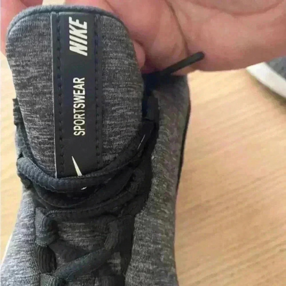 Nike Viale Running Shoe 6.5Y - Picture 7 of 8